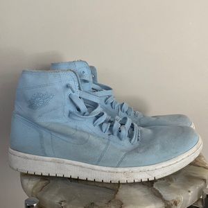 Men NIKE high top air jordan sneakers, size 11